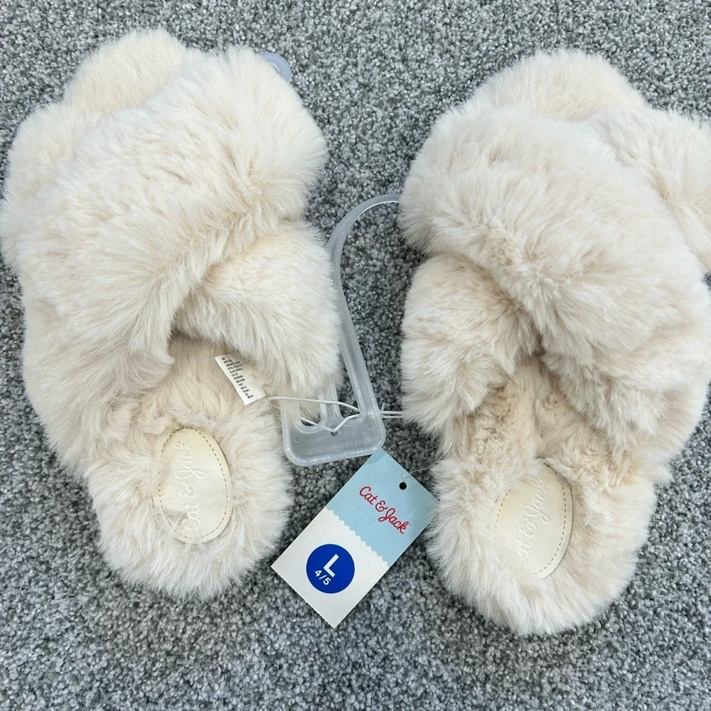 Cat & Jack Kids Slippers